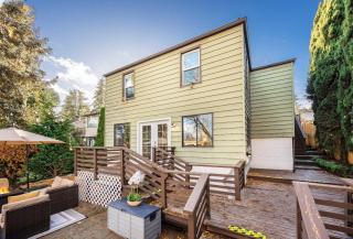 Serene Japanese Retreat w Sauna & Hot Tub Escape - 4