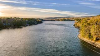 Forget-Me-Not by AvantStay Bold Lakefront Escape - 3