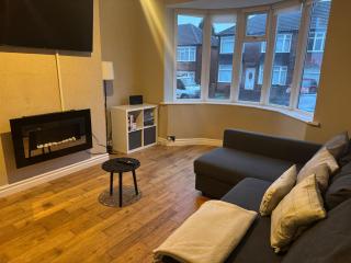 Spacious 2 bedroom flat in Newcastle, Free parking - 0