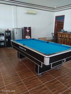 Losmen katiet beach front, lances right surf camp peter Homestay - 2