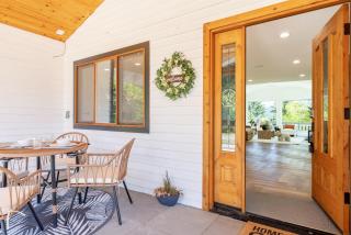 Modern Mountain View Getaway w Huge Outdoor Space - 4