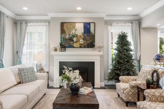 Bellevue DT Luxurious 5BR Mansion Walk to QFC - 6