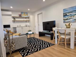 Peaceful Retreat with Private Entry AC WiFi Suite - 5