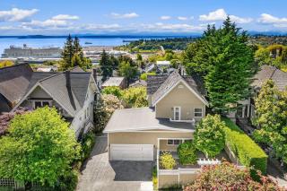 Queen Anne Retreat with Bay Views Dining & Shop - 4