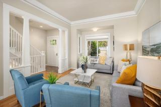 Queen Anne Retreat with Bay Views Dining & Shop - 3