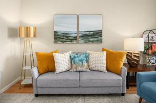 Queen Anne Retreat with Bay Views Dining & Shop - 2