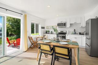 Queen Anne Basement Sun Soaked Yard Elliott bay - 1