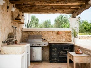 Villa in Ibiza with Pool and Mountain Views - 8