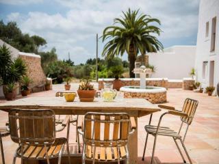 Villa in Ibiza with Pool and Mountain Views - Santa Gertrudis - 3