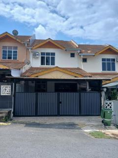 AR Family Homestay - 1