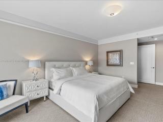 Four Seasons Miami Luxury Two-Bedroom Suite in Brickell - Free Parking - 3