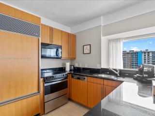 Four Seasons Miami Luxury Two-Bedroom Suite in Brickell - Free Parking - 4
