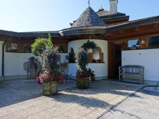 Chalet Leutasch with Ski Trail & Mountain Views - 1