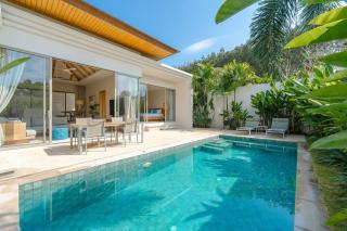 Tropical Holiday Villa Retreat near Bangtao Beach - 0