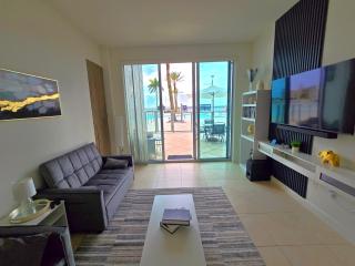 Luxury 2BR in Downtown Fort Myers Pool & Terrace - 6