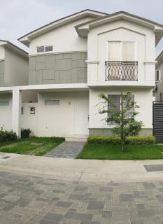 Casa con 3 Habitaciones en Zona Residencial - 6