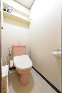 A sightseeing spot 2 minutes on foot to the nearest station, 12 minutes by train to Nagoya Port Aquarium, and 25 minutes by train to Nagoya Station - 1