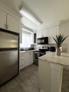 Beautiful House in Midtown 2B 1B Parking - 5