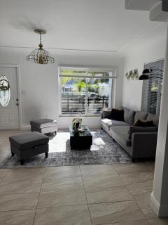 Beautiful House in Midtown 2B 1B Parking - 9