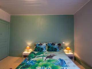 Gîte rural pour 11 pers. avec parking, spa et animaux acceptés - FR-1-616-523 - 8