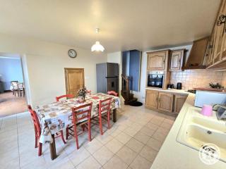 Gîte rural pour 11 pers. avec parking, spa et animaux acceptés - FR-1-616-523 - 6