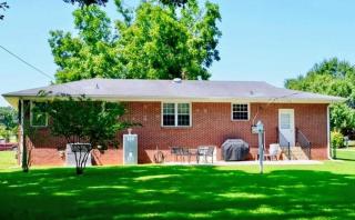 Cozy Holiday Themed 2 Bedroom Pet Friendly - 8