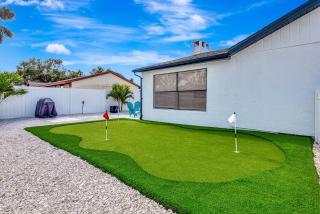 Tropical Oasis with Heated Pool Game Room & Putting Green - 6