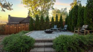 Big Tree Lodge Cozy Cabin w Firepit Piano Bar Deck - 9