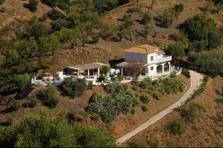 Villa Among Olive Groves In Axarquia - 0