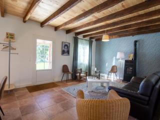 Maison sur 8 hectares, randonnées, piscine partagée - FR-1-616-535 - 2