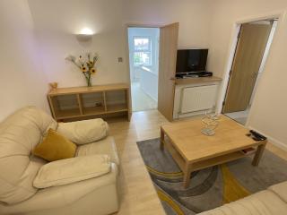 Earle House Serviced Apartments - 9