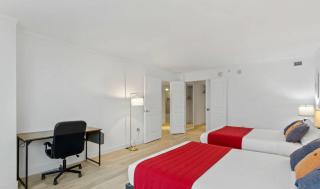 Sleep 6 Stylish 1BR 2BA Beachfront CozySuites - 4