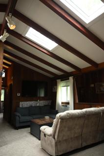 Cozy Getaway in Madison - Near Lake & Wineries - 7