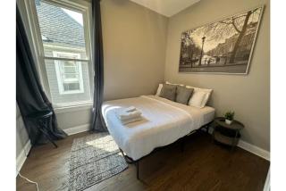 Modern South Shore Retreat Near Lake and Museum - 1