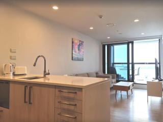 Modern 2 Bedroom Apartment 1 minute to Skytower - 8