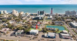 Lovely Central, Near Beach, 2 King Beds, Huge Private Yard, Deck, Patio, Firepit, & BBQ, Ocean View - 0