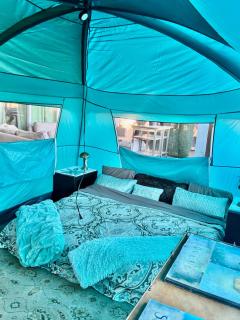 Private Entry Glamping Cabin Tent Big Estate View Deck Pool Gated 2Acre Oasis Extra Fee 4 Guest Clea-ning Pet - Female Share Indoor Men Share Outdoor ONLY RG - 6