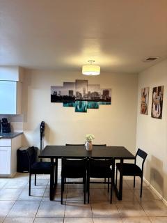 Hook Em Horns! 12 mins to Downtown Austin - 8