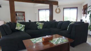 3BR Bali-Inspired Pool & Spa GC Skyline View - 7