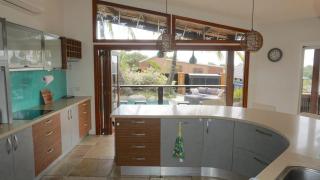 3BR Bali-Inspired Pool & Spa GC Skyline View - 4