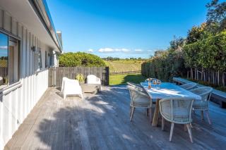 Oneroa Vines and Views- Stay Waiheke - 1