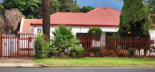 Khayelihle Guest house - 9