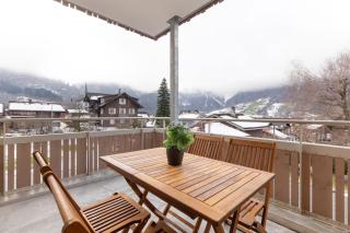 Mountain view with balcony and free parking - 6