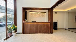 Hotel Revelon Grand - Indore - 1