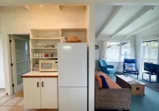 Genuine Kiwi Bach- Stay Waiheke - Oneroa - 3