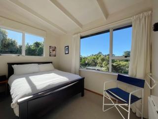 Genuine Kiwi Bach- Stay Waiheke - 4