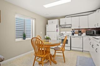 3BR Home • Near Maverik Center & Valley Fair - 1