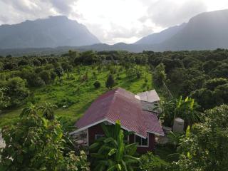 Mountain view Villa Private Tropical Garden - 0