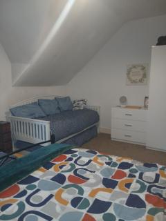 Uplands Room - Sketty - 4