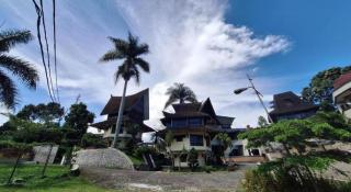Sapadia Hotel Parapat - 9